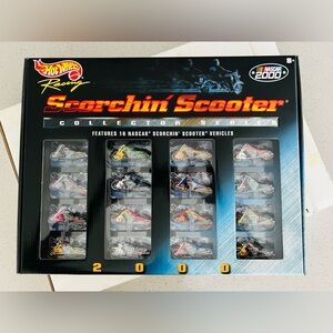 Hot Wheels Scorchin Scooter Collector Set